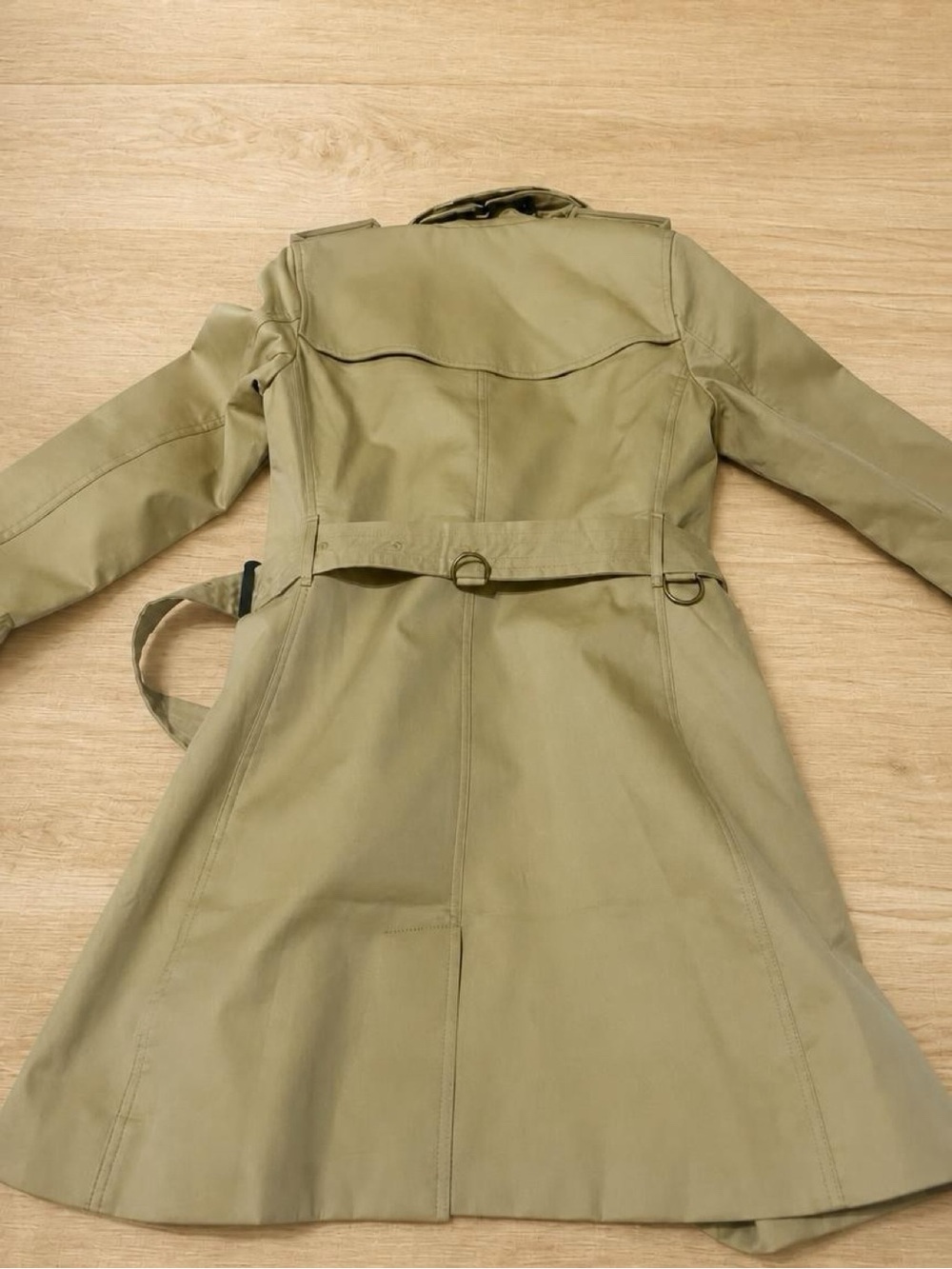 Burberry Classic Double-Breasted Trench Coat - Khaki - Picture 8 of 11